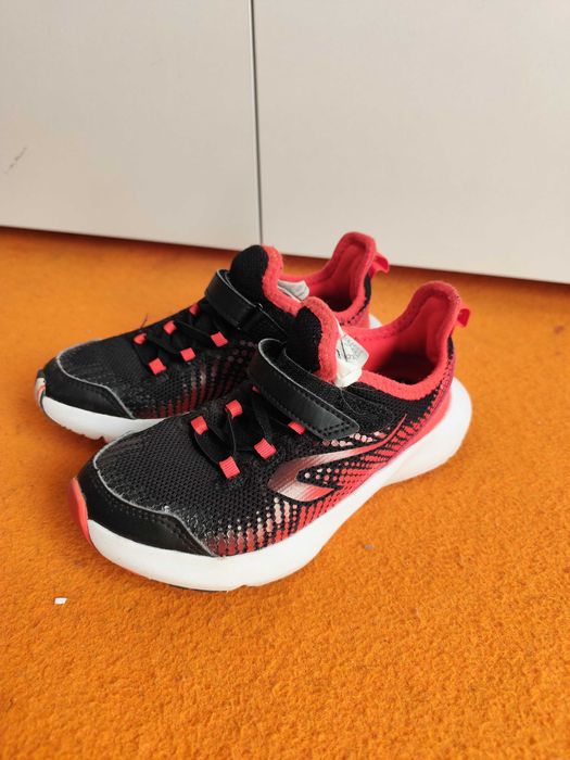 Детски спортни маратонки