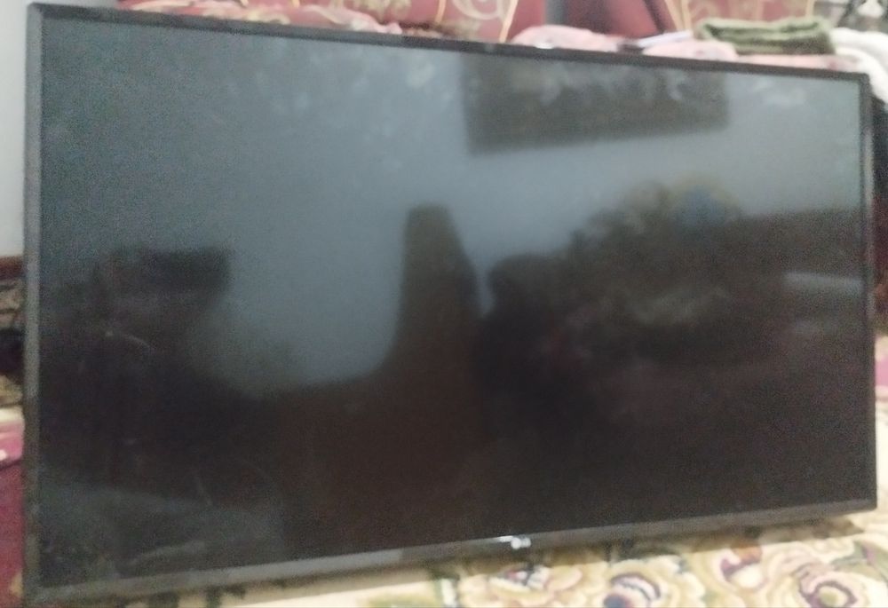 Продам телевизор на запчасти