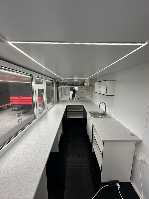 Каравана търговска 4.00-2.00