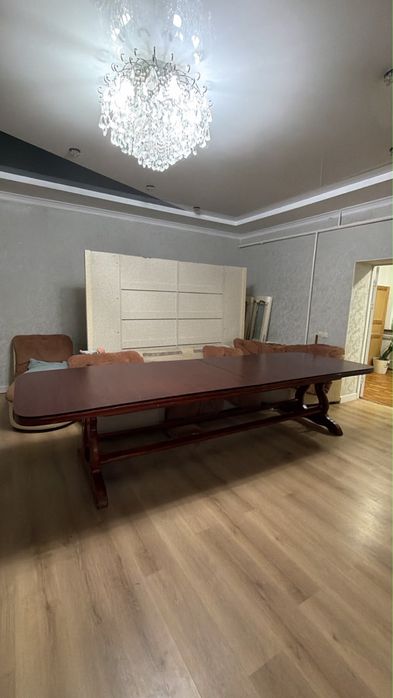 Стол и стулья 200 мын тг