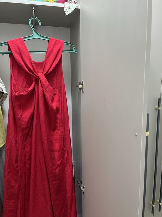 Платья красивая.