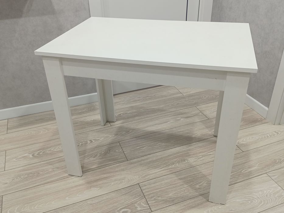 Продам кухонный стол