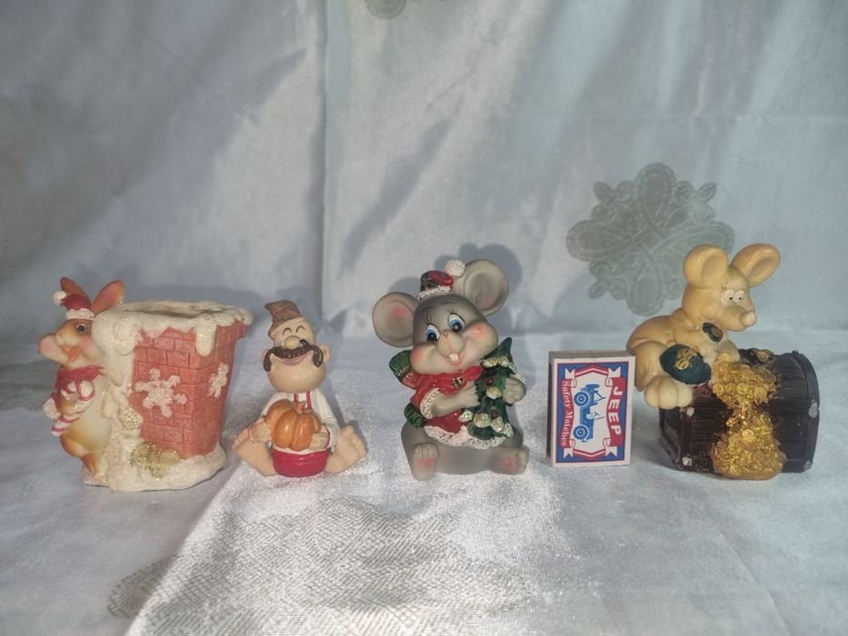 Статуэтки разные