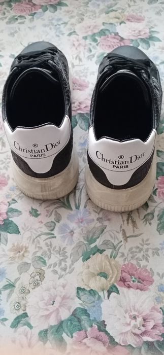 Vând adidași Christian Dior