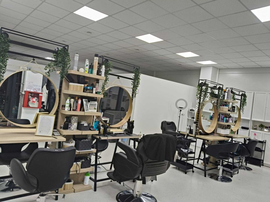 ZET Studio cauta colegi la salon