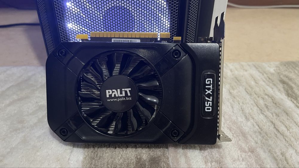 Видеокарта GTX 750