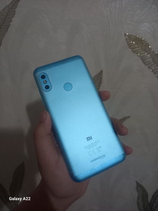 Huawei P Smart 2019 и Xiaomi mi a2