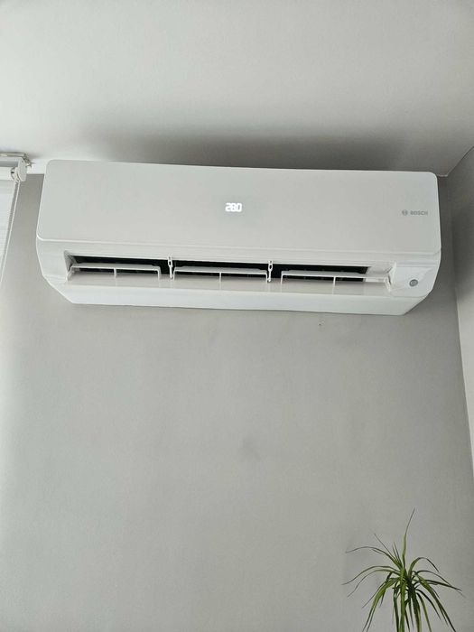 Продавам климатик Bosch 24-ка – в гаранция