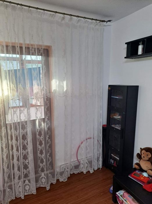 Închiriez apartament