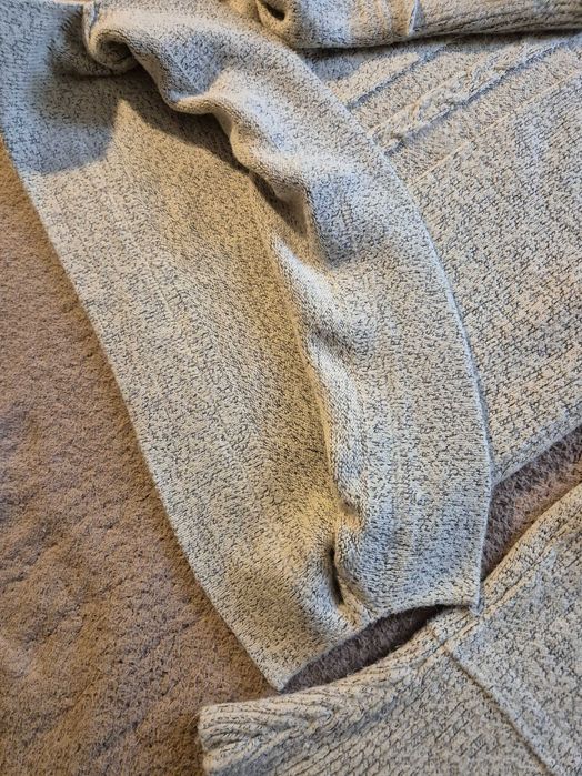 Pulover tricotat, de culoare bej melanj, marime 42