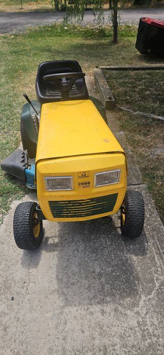 Tractoras de tuns iarba marca  Rasentrac