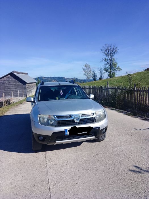 Vând Dacia Duster