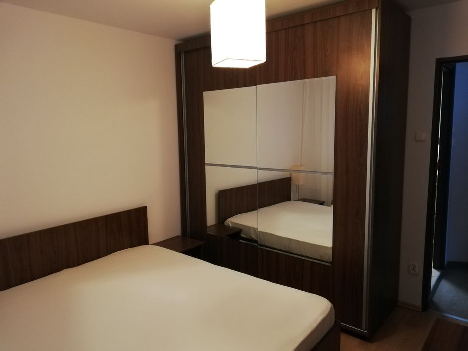 Proprietar închiriez apartament 2 camere decomandat