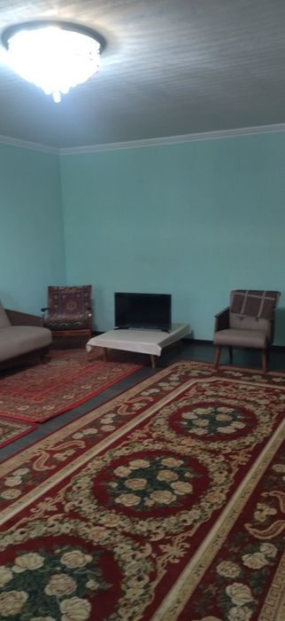 Ахунбабаева 10-соток срочно продаётся дом.
