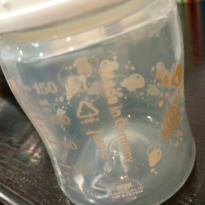 Бебешки шишета от  0 до  3 месечна възраст