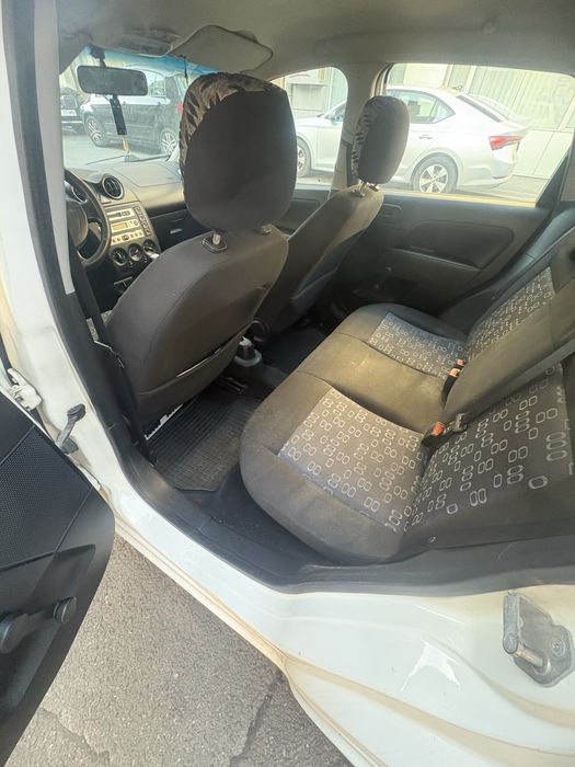 FORD Fiesta 2004 — imagine 1