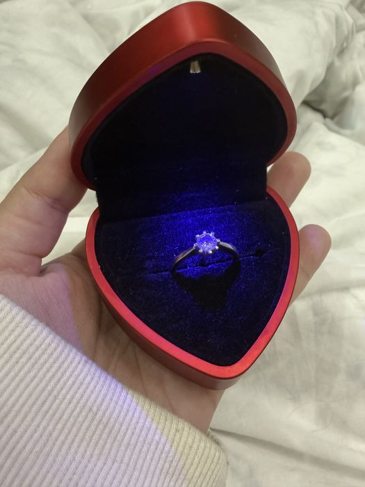 Продам кольцо серебро