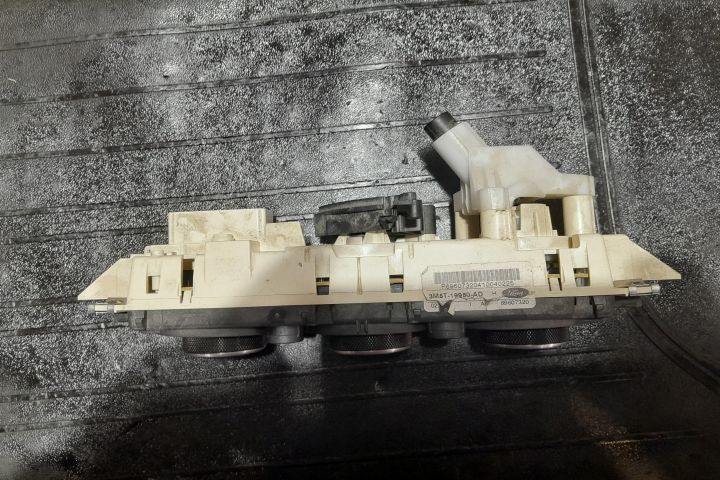 Comanda AC 3M5T-19980-AD 3M5T-19980-AD Ford Focus a 2-a generatie