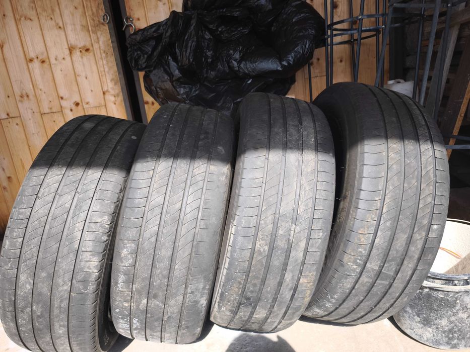 Продавам летни гуми