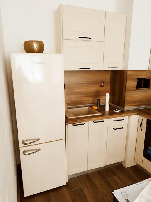 Дава се под наем Двустаен апартамент в Бургас, Меден рудник - зона В - 56 кв.м за 382.5 € - Снимка #1