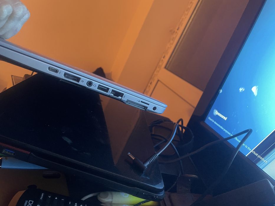 Vand laptop hp foarte bun