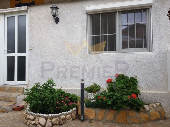 Продава се Къща в Аксаково - 165 кв.м за 1213 €/кв.м - Снимка #2