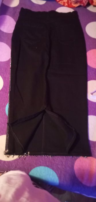 Fusta este noua ești intresata