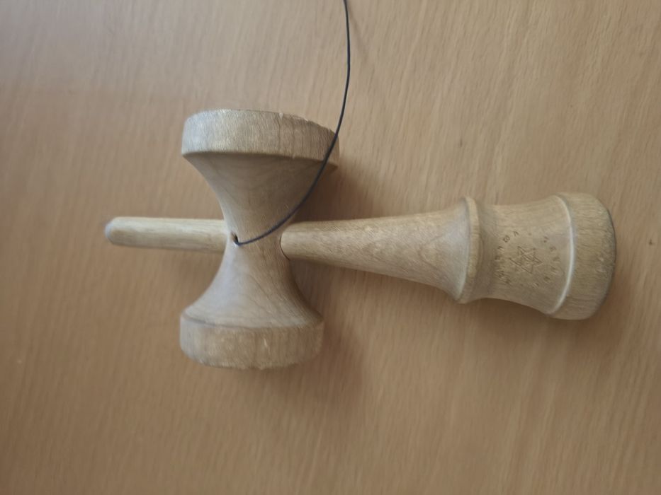 Vând kendama Israel