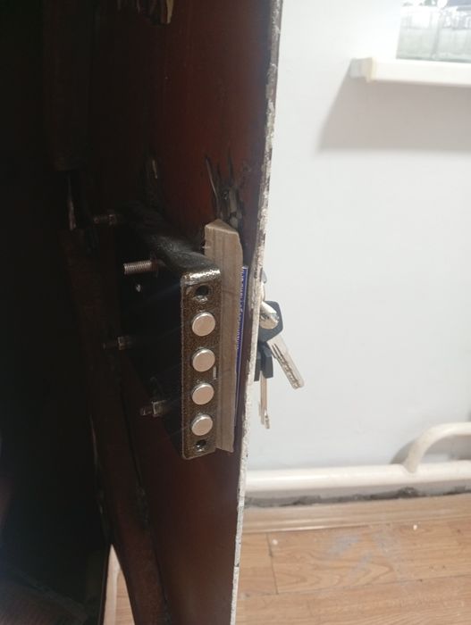 Продам сейф для офиса