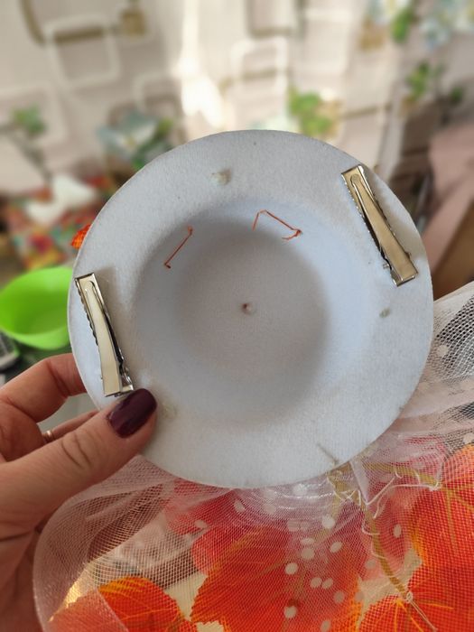 Продам шляпку для осеннего бала