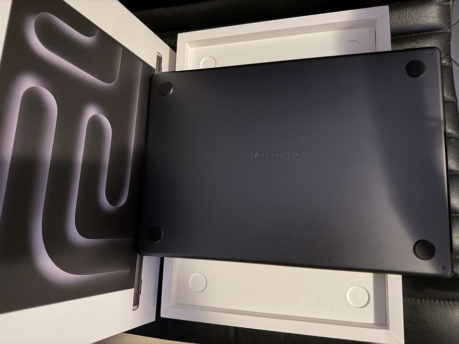  MacBook Pro 16 inch M4 Pro **48 GB**512 SSD** Full Box