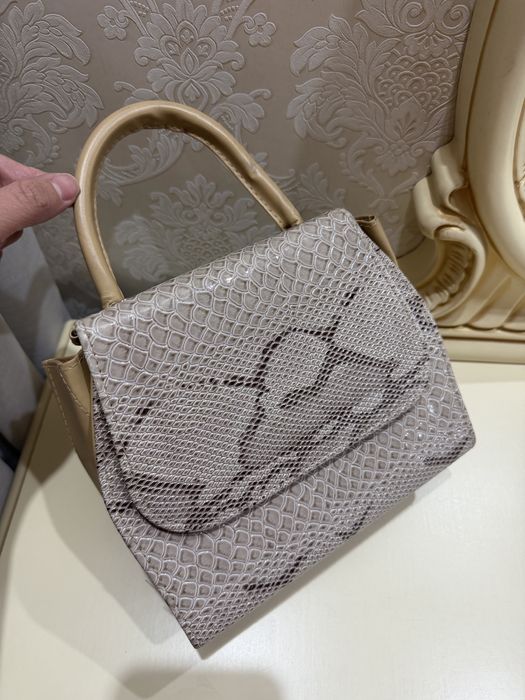 Сумочки привозила из Тайланда