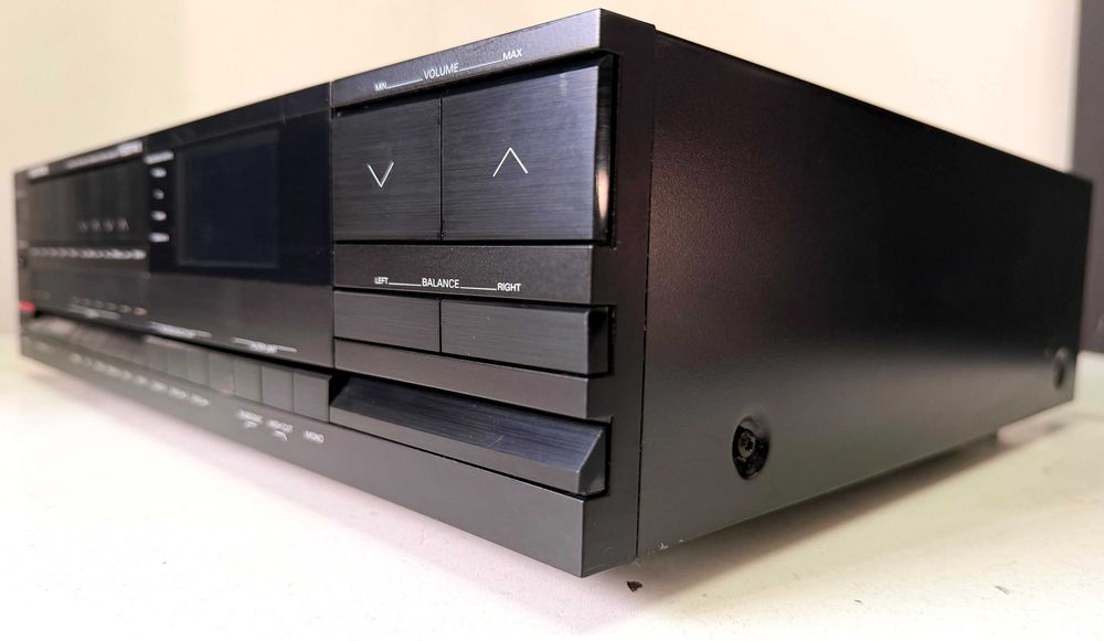 Grundig V 8300 MK II – Amplificator Rar Premium – Afisaj Superb / Revizuit / Stare Top