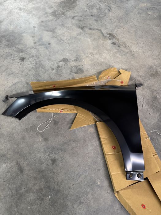 Aripă audi q5 8r nouă