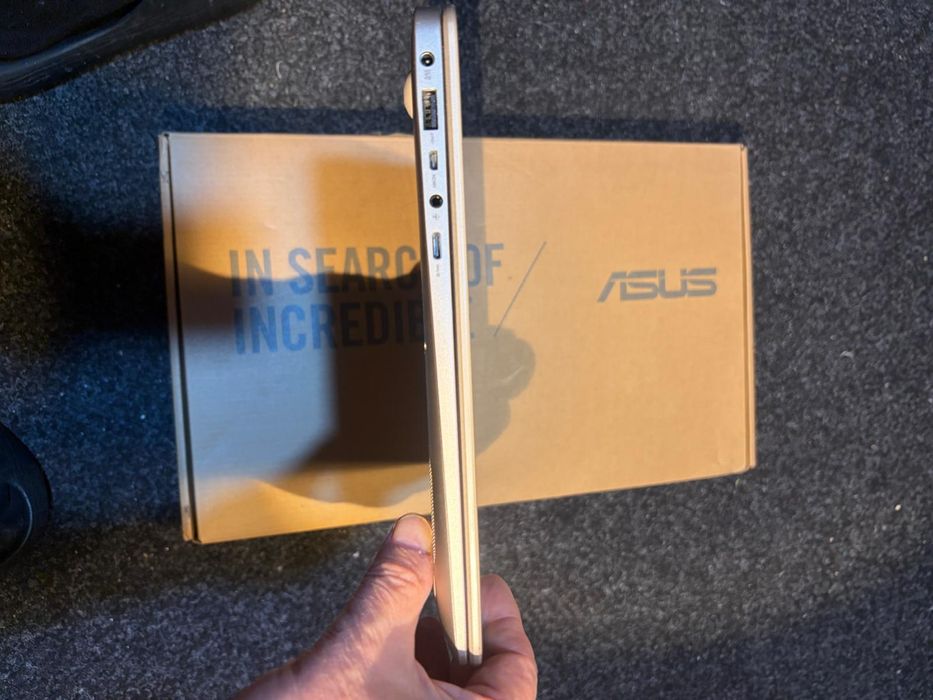 Laptop Asus Zen Book ux430u-i5 8Gb Ram,SSD