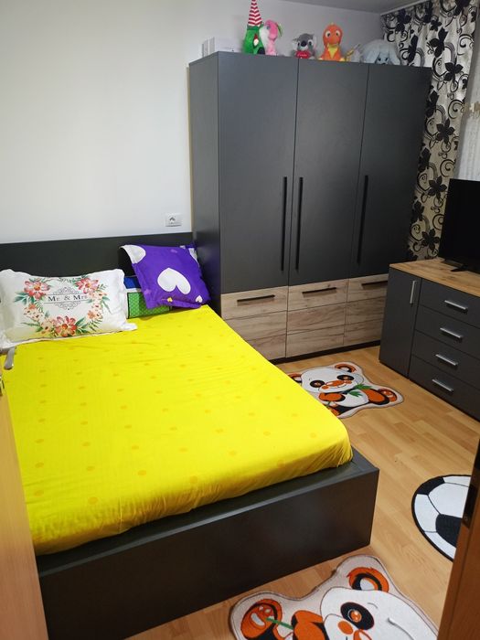 Vand sau schimb apart 3 camere  mobilat,cu aprt 4,5 camere