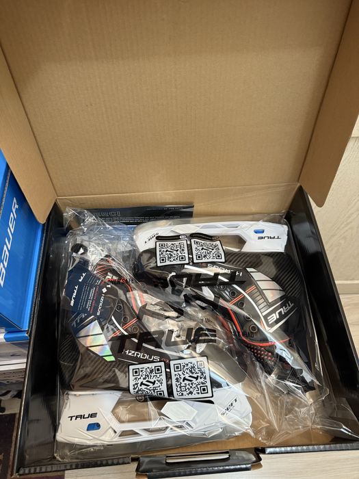 Новые оригинальные хоккейные коньки TRUE HZRDUS 9X