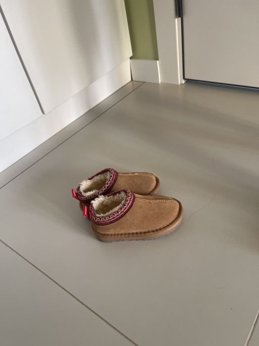 Обувь уги универсальная