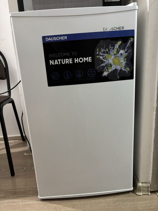 Продается вертикальный морозильник