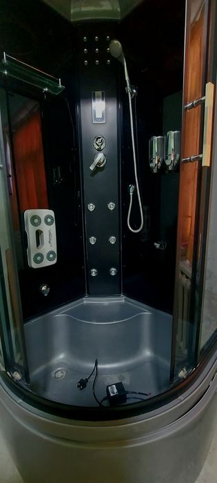 Душ кабина использован меньше,года на базара 500$,я продаю по дешевле