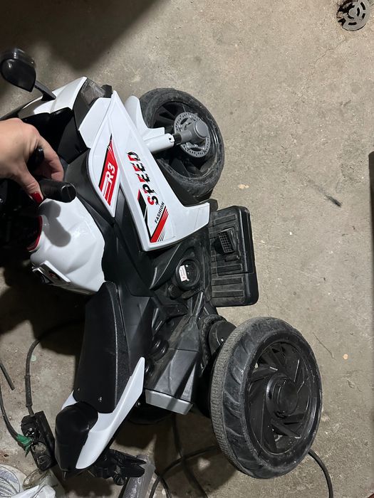 Акумулаторен мотор