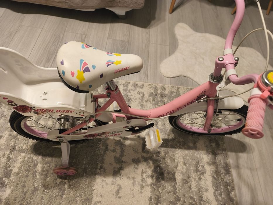 Vând bicicleta copii 5--9 ani