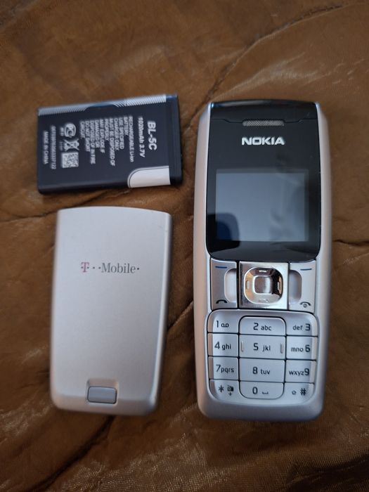 Продавам Нокия 2310