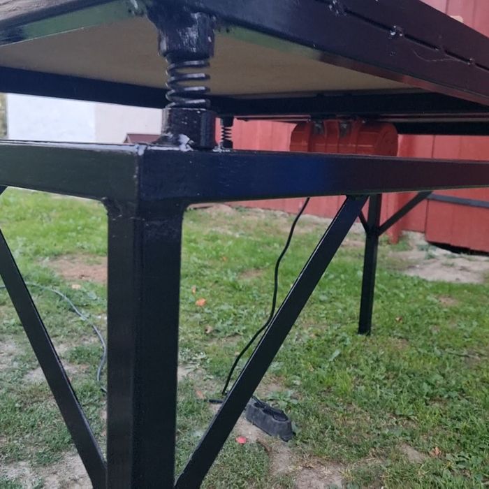 Masa vibranta  dimensiuni 1, 80 lungime lățime 80  motor vibrant indus