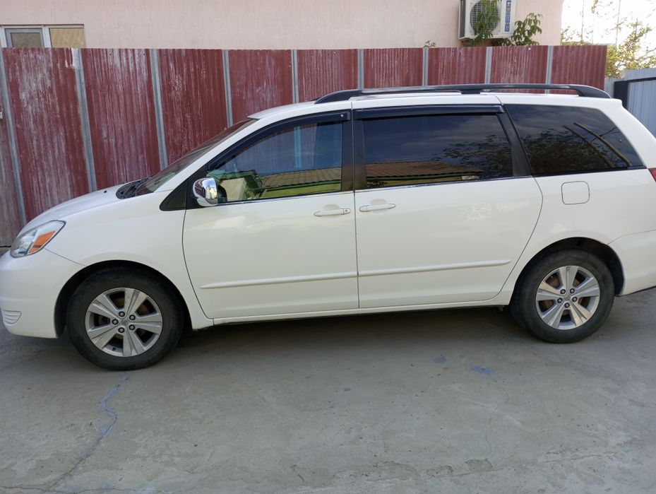 Тойота Сиенна 2004