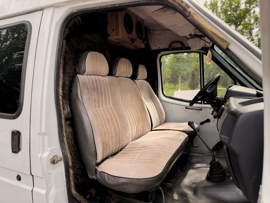 Ford Transit  sotiladi