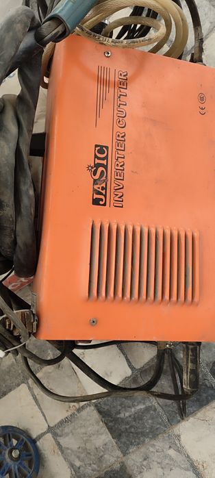 Продается инверторный плазменный резки  jasic cut 40