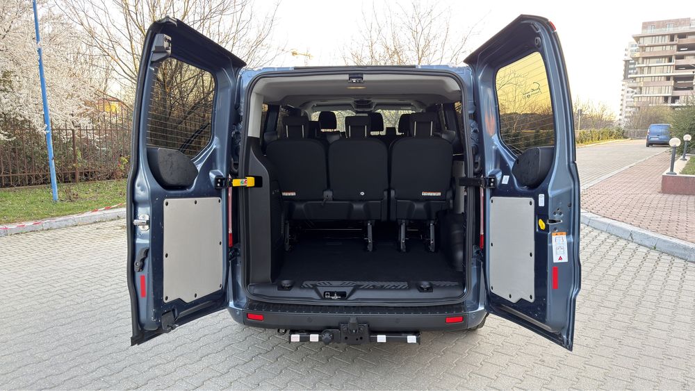 Ford Turneo Transit Custom 8+1 Locuri an 2022 Extra Lung 2.0 TDCi