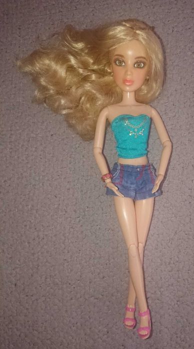 Кукла от серията LIV/Лив