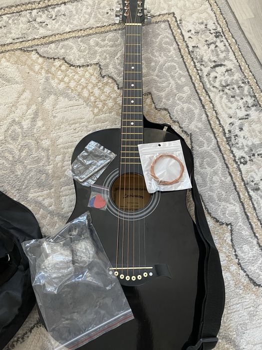 Продам Гитару за 20.000 тг